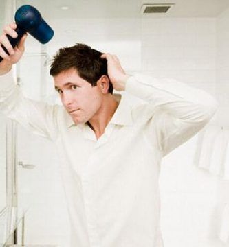 secado del cabello masculino