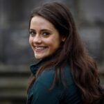 Meg Bellamy de The Crown revela los trucos de maquillaje y peinado que aprendió para interpretar a Kate Middleton