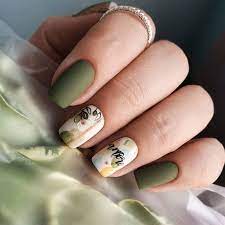 Diseños de uñas de moda 2023.