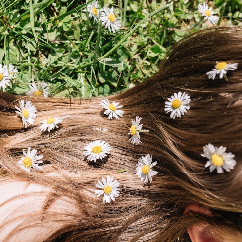Los mejores champús secos y alternativas sin benceno para un cabello fresco