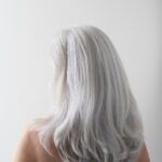 ¿De dónde viene el cabello gris?